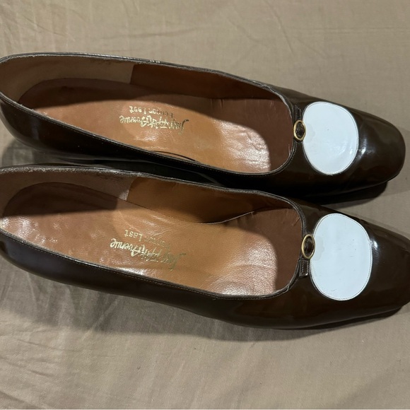 Saks 5th Avenue Vintage Fenton Last Women Shoes. - Picture 1 of 6